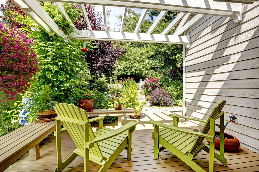 outdoor hardwood deck